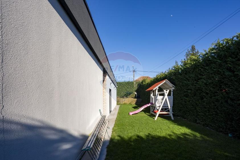 Casă / Vilă cu 5 camere de vânzare în zona Dealuri Oradea - 35