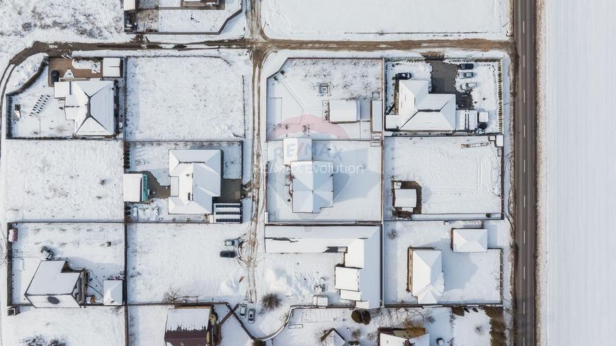 COMISION 0%| Casă individuală | 2 garaje | 192 mp utili | 847 mp teren - 23