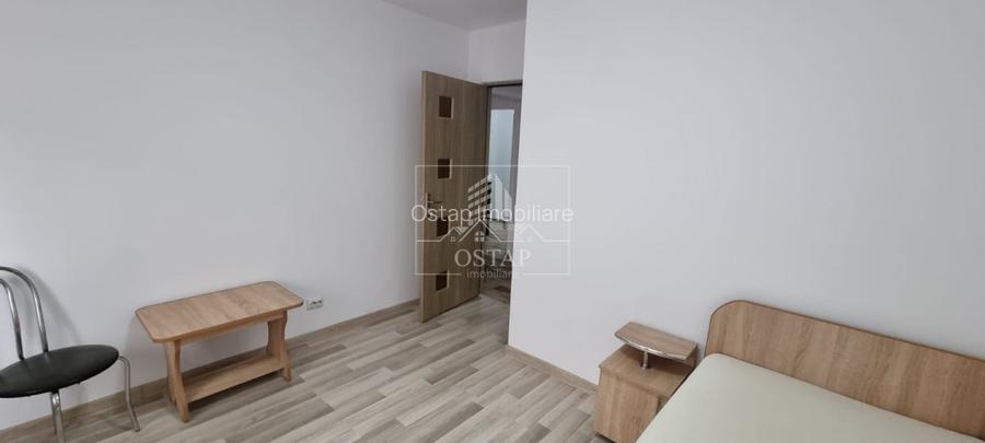 9 Mai - etajul 1 - apartament 3 camere decomandate - semimobilat - 8