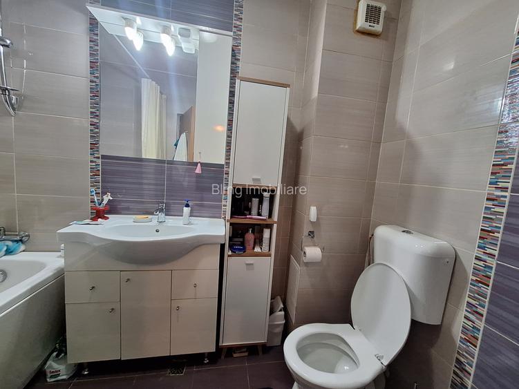 Apartament la etajul 1, 61 mp, balcon, zona Porii - 9