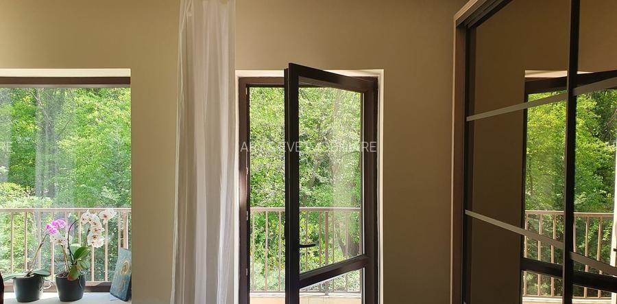 Sect 1, Bucuresti-Vila langa padurea Baneasa, zona Liceul Francez/COMISION 0 - 14