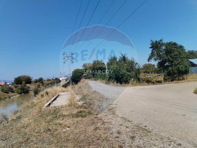 Teren 1,035mp Roznov / Strada Șes - 9