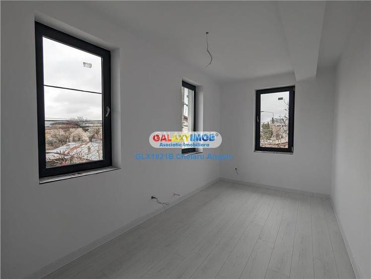 Aparatorii Patriei vila P+1,5 camere,an 2023 - 14