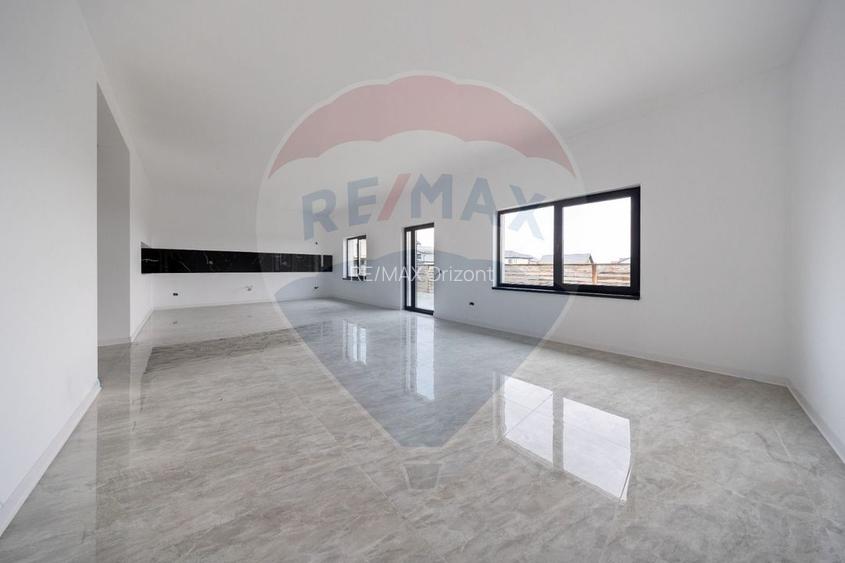 Casă spațioasă de vânzare | 4 camere | 120 mp util - 500 mp teren - 21