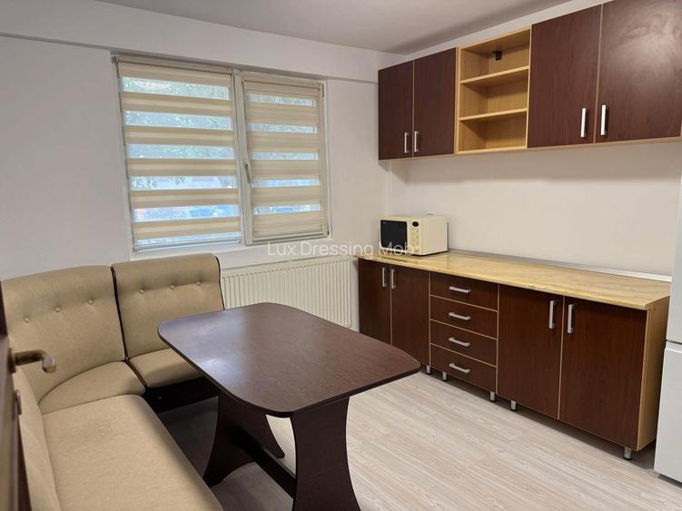 Apartament cu 3 camere, complet renovat, mobilat și utilat, finisaje moderne. - 5