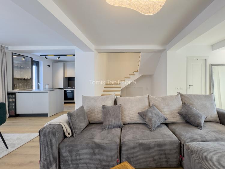 Vila P+1 in Valu lui Traian, pe partea dreapta - finisata complet - 2