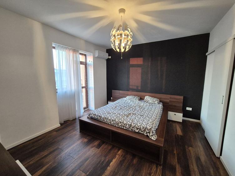 Penthouse 104,97 mp + 192,81 mp terase - piata Sudului