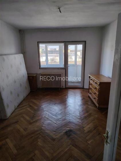 RECO Apartament cu o camera decomandat, Velenta - 5