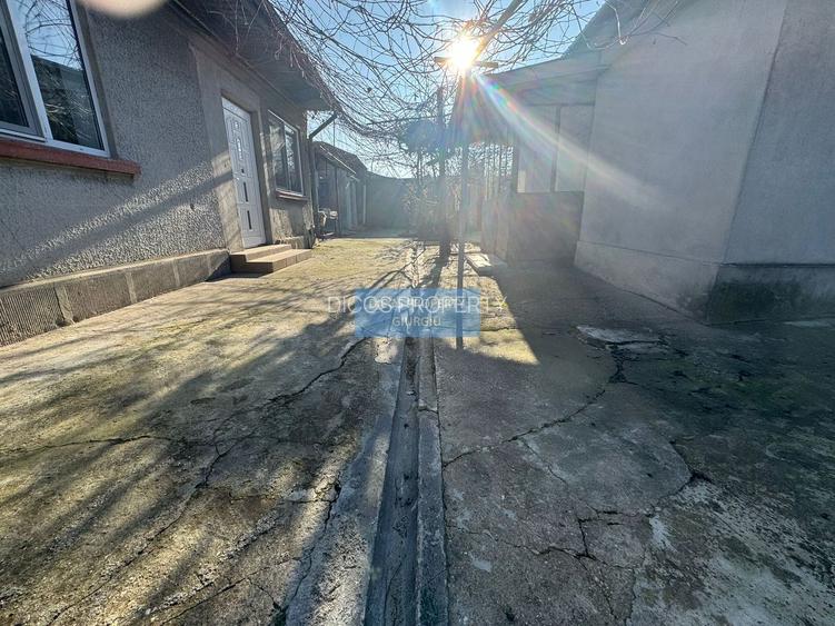 De Vânzare - Casă, Strada Griviței - 36