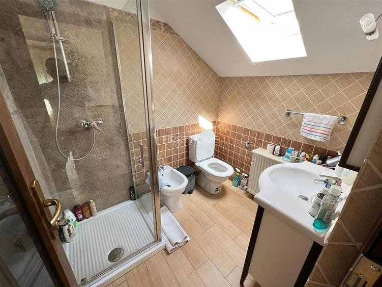 Vilă spectaculoasă la poalele Crângului Petresti - 19