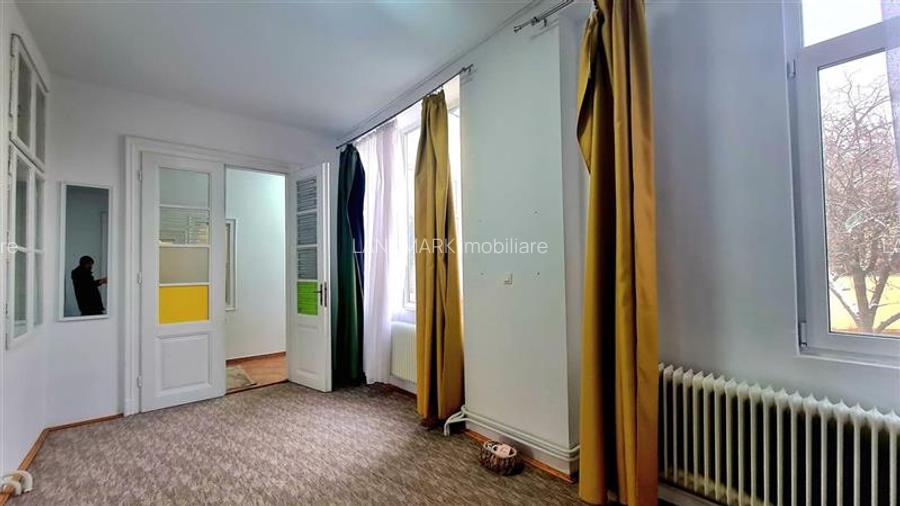 Casa cu 10 camere de vanzare,  zona Semicentrala, - 4