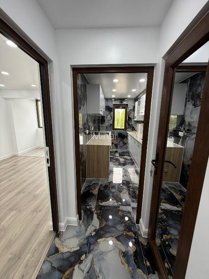 Apartament 3 camere semidecomandat de vânzare în Micro 40 stradal  - 13