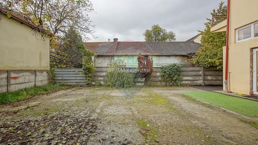 CENTRAL - Vila  DE INCHIRIAT  - pretabila diverse businessuri - 35