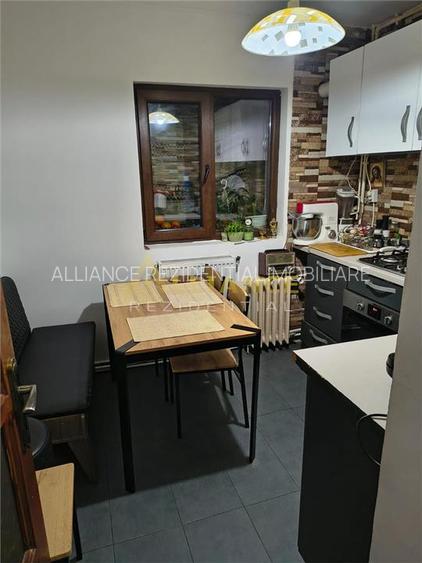 Apartament 3 camere – 400 m de Metrou Aparatorii Patriei, Sector 4 - 11