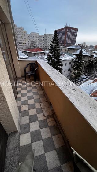 Apartament mare, luminos, 50 metri de metrou. - 14