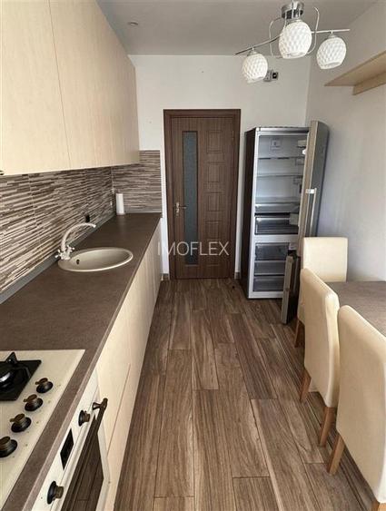 Apartament 2 camere, zona Tractorul - 7