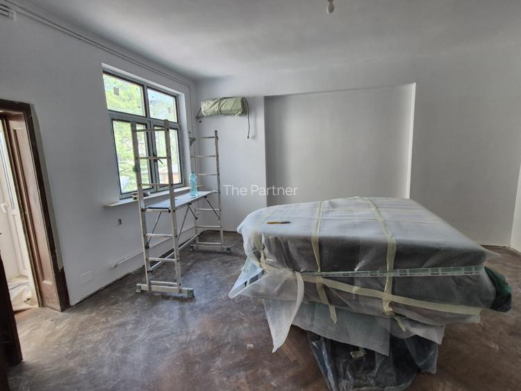 Spatiu birou de inchiriat - 11