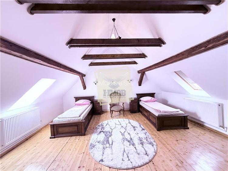 Casa ultracentrala complet renovata 6 camere 3 bai Cisnadioara - 27