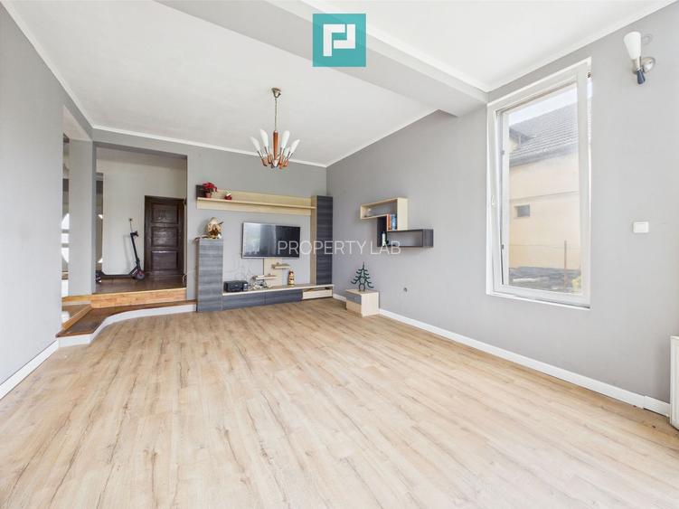 Vilă cu 8 camere în Săcălaz, zonă Centrală - 6