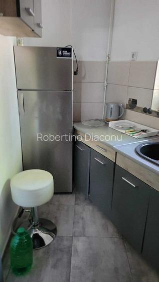 PROPRIERTAR INCHIRIEZ ap. 2 CAM, (parter inalt) str.ARMENEASCA colț cu Bd.CAROL - 7