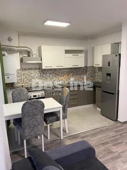 Apartament cu 3 camere, loc de parcare si boxa, balcon, situat in Maurer Coresi - 7