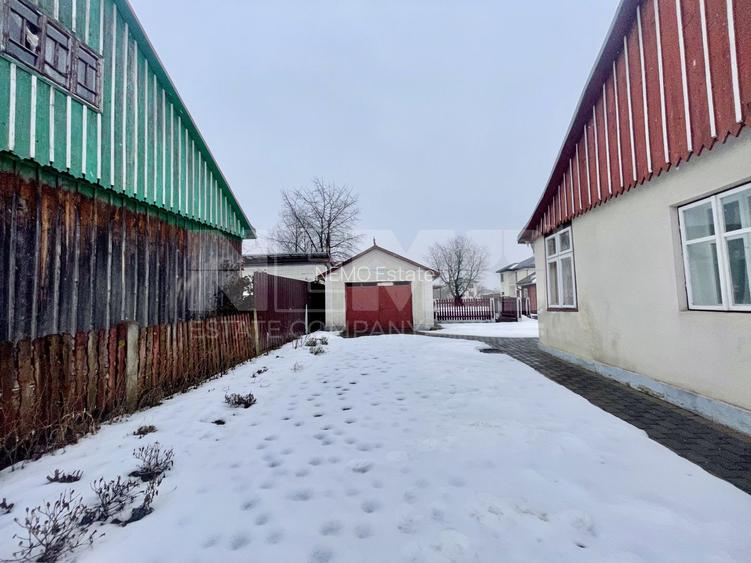 Casa veche stil nemtesc | Teren 23,5 ari | Radauti - 25