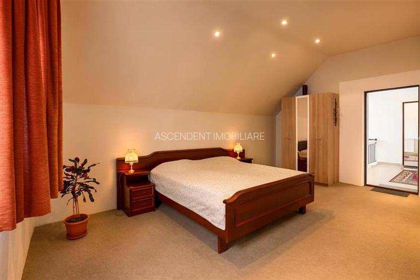 3D! Casa autentica,5.025 mp teren,in spectacolul montan al Cetatii Medievale Bra - 2