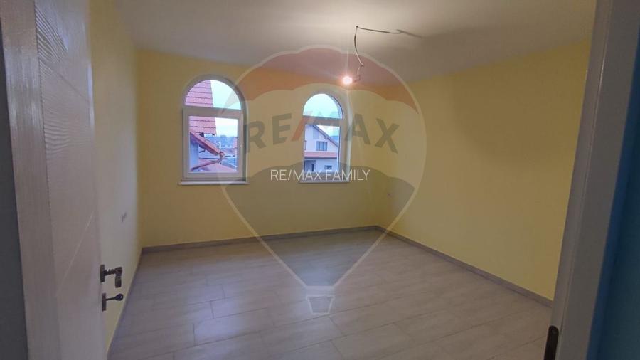 De inchiriat spatiu generos nerezidential la mansarda casa 122mp Oncea - 9