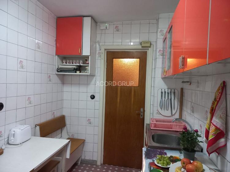 APARTAMENT 3 CAMERE Zona OBOR - 5
