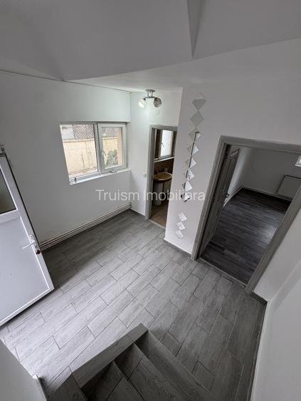 Casă individuală cu 4 camere în B-dul București - 15