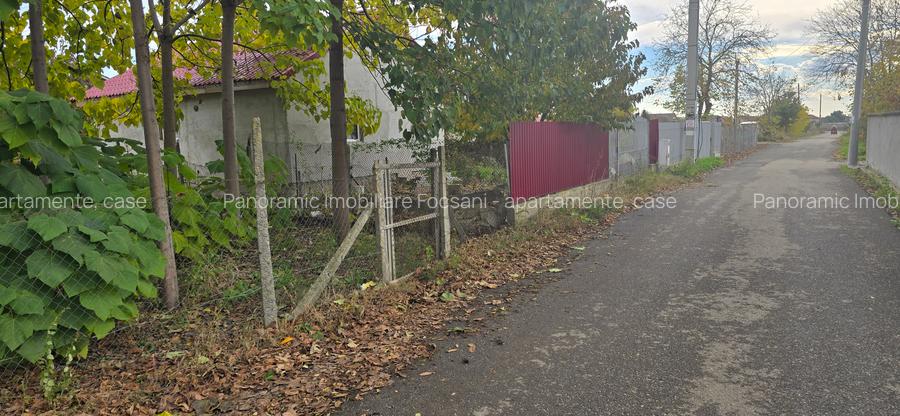 Teren  715  mp  intravilan Petresti - 2