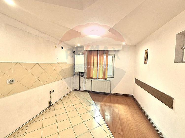 Casă / Vilă de vanzare in Serbanesti - 10