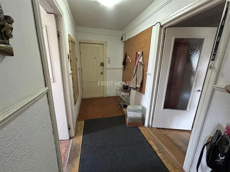 Apartament cu 4 camere de vanzare, zona liceul Pedagogic - 9