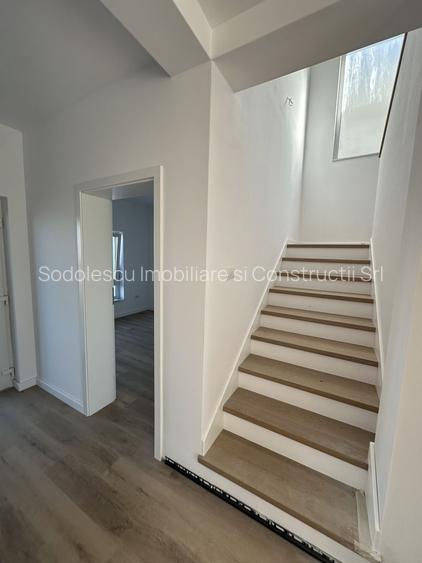 Duplex despartit prin spatiu tehnic - 11