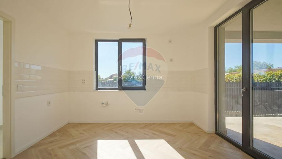 Casă / Vilă cu 5 camere de vânzare - 24