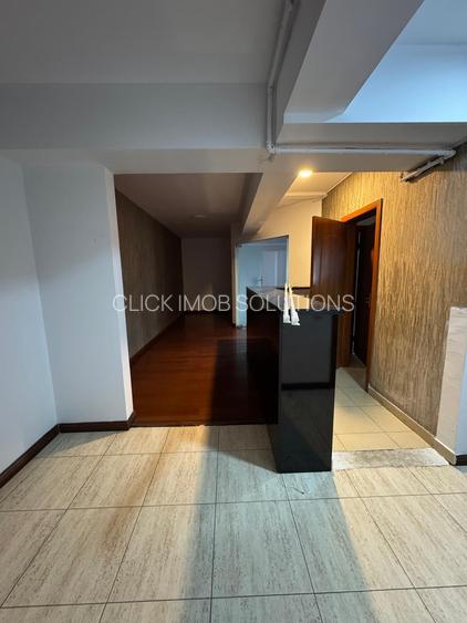 Vitan Mall stradal -bloc 2012- birou - 2