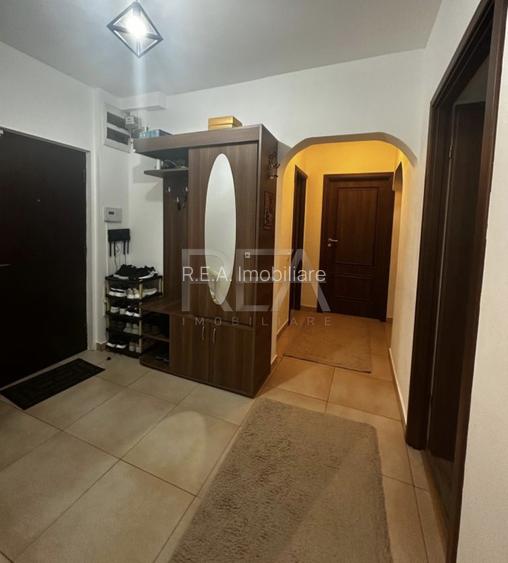 3 camere, 2/4, bloc 1980, 3 balcoane-Gorjului - 5