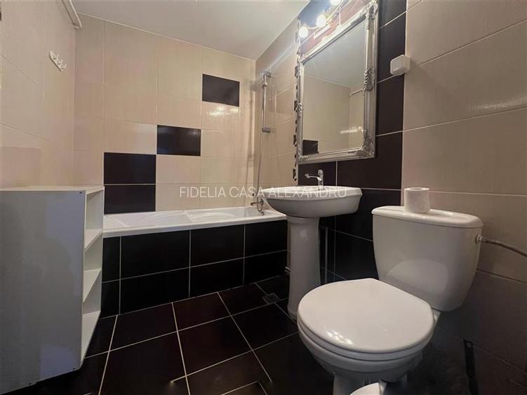 Apartament de vanzare cu 3 camere in Nicolina - 17