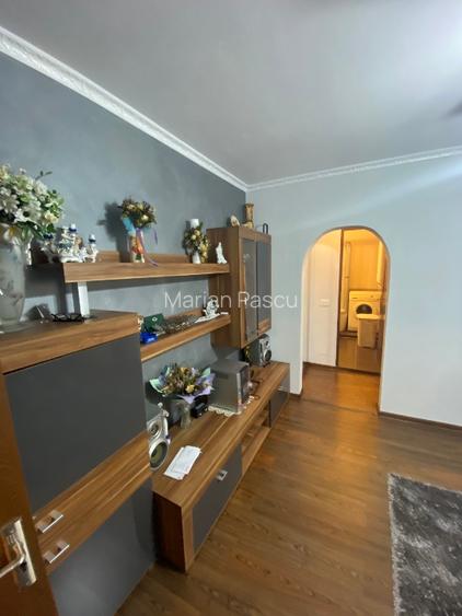 Mioritei 21. Apart. mobilat 2 camere semidecomandate etaj 1 - 9