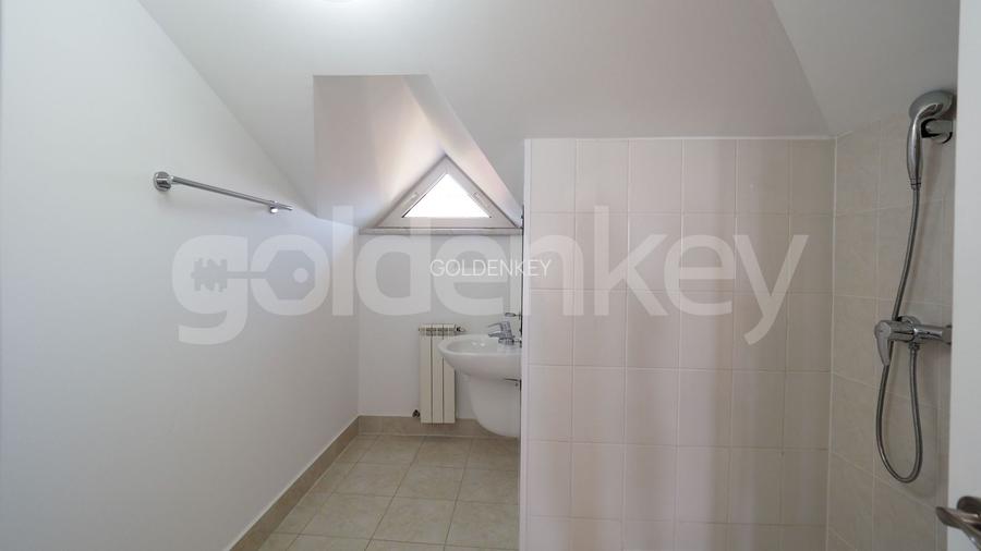 Vila moderna si spatioasa in complex rezidential - 24