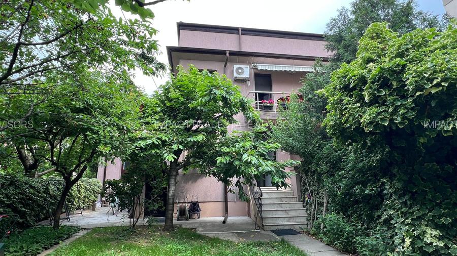 Apartament in vila cu 6 camere si curte proprie de 202 mp - 2