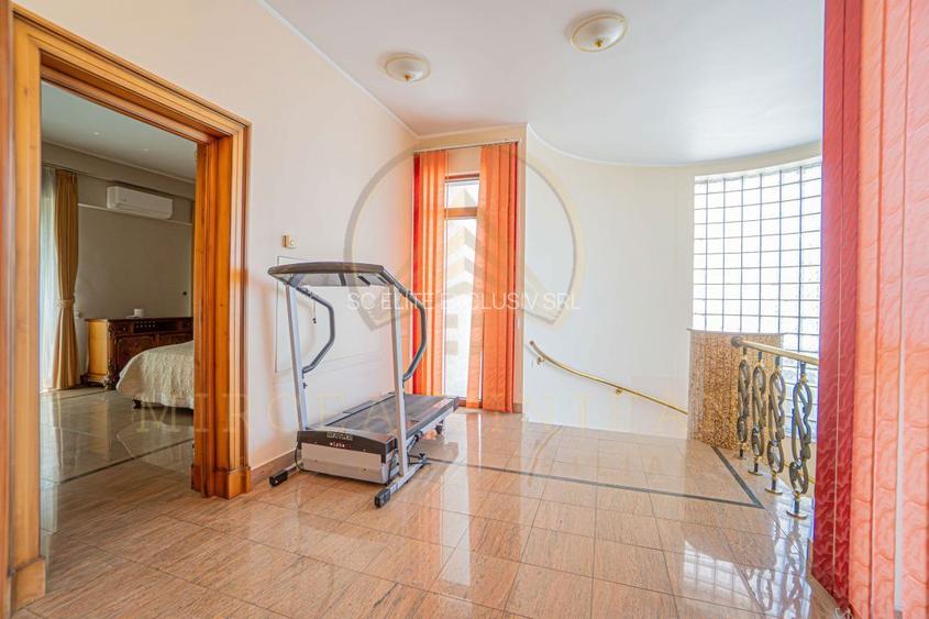 Ultracentral -Cladire impozanta  D+P+2E. - 34