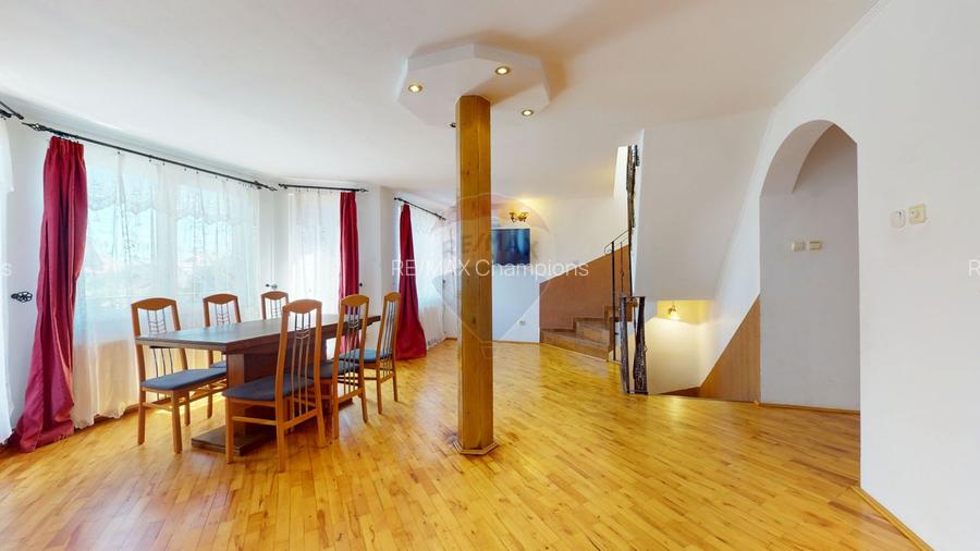 Casă individuală de vânzare | P+E+M | Central | Cristian - 3