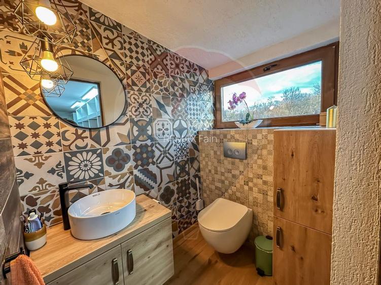 Vila A-frame cu 6 camere de vânzare în Agnita - 8