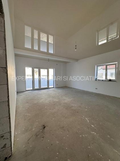 Casa compusa din 4 camere de vanzare, situata in Valu lui Traian - 18