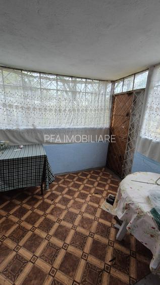 Casa si teren de vânzare - 9