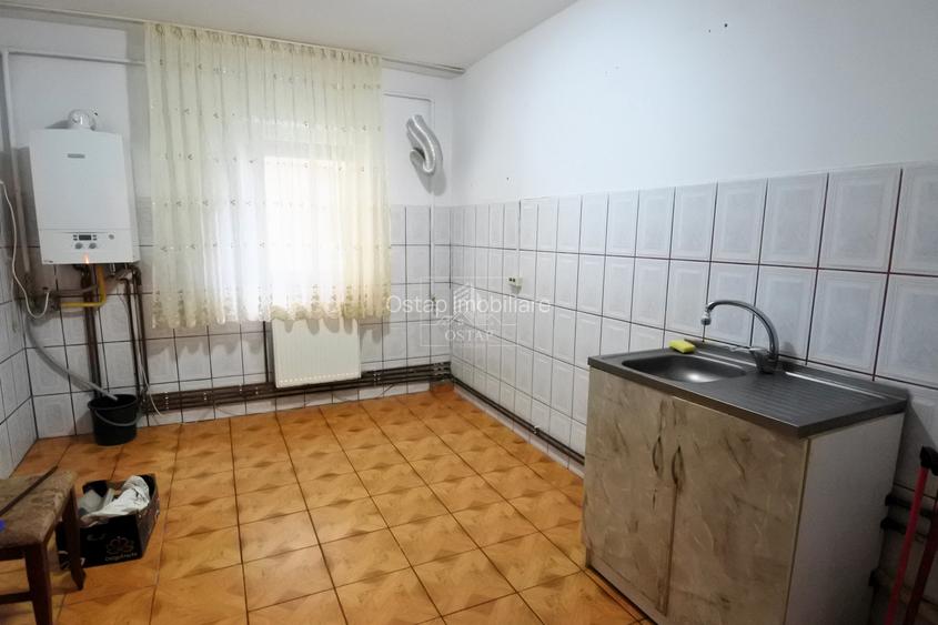 zona Nord-apartament 3 camere decomandate-parter înalt-centrală proprie - 7