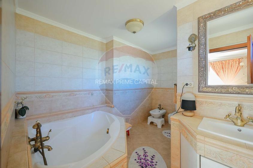 De vânzare vilă cu 7 camere, drum privat, în zona de Dealuri - 27