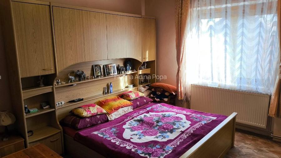  Casă de vânzare cu teren generos – ideală pentru familie  - 4