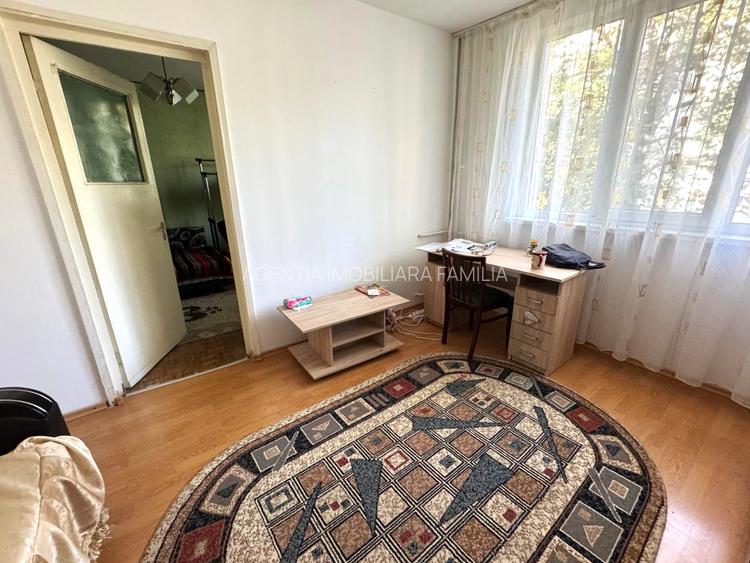 Apartament 2 camere, semidecomandat, etaj 1, Micro 19 - 2